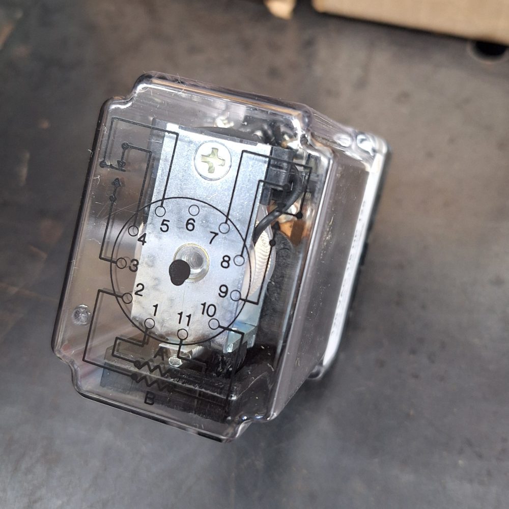 11 Pin DPDT Latching Relay - Image 2