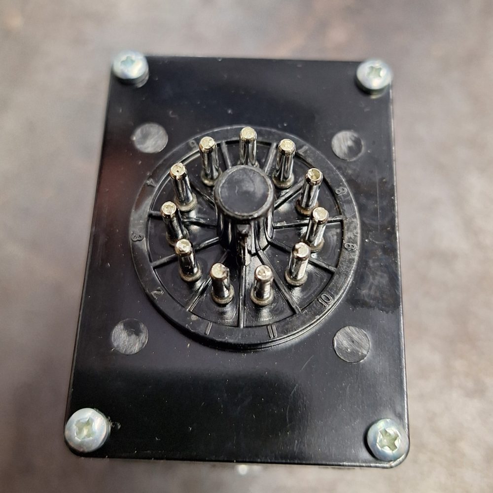 11 Pin DPDT Latching Relay - Image 6